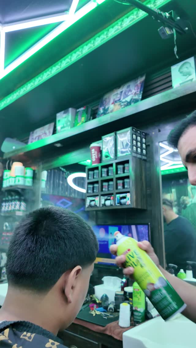 Finishing spray
